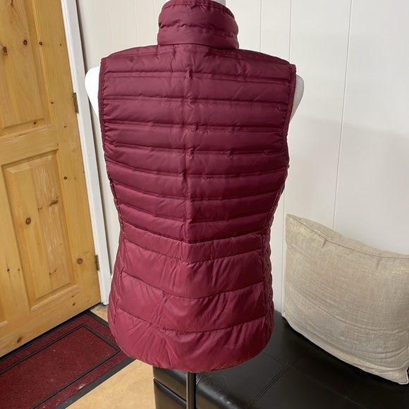 Columbia 650 down vest - woman’s small - Picture 6 of 12